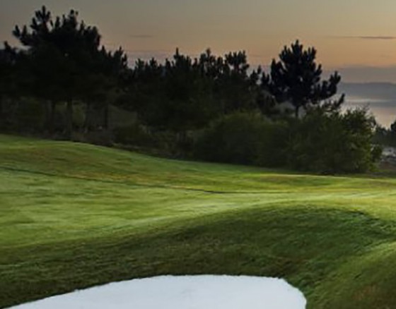 <p>Bom Sucesso Golf Course was designed by Donald Steel, offers an 18 holes Championship course in beautiful surroundings on the banks of the Óbidos Lagoon and close to the ocean.</p>