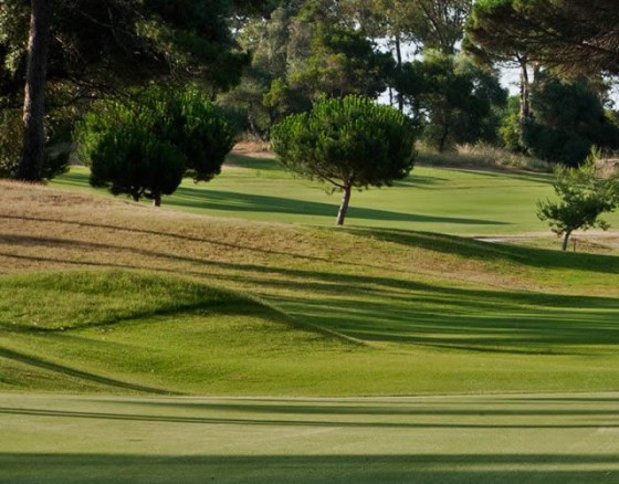 <p>Estoril Golf Course is 30 minutes away from Lisbon and closes to Estoril beach and casino, hotels. The Estoril Championship Course started in 1929 and redesigned in 1936 by Mackenzie Ross. It is known as one of the oldest traditional clubs in Portugal. Great golf course for anyone that doesnt hit the ball too far.</p>