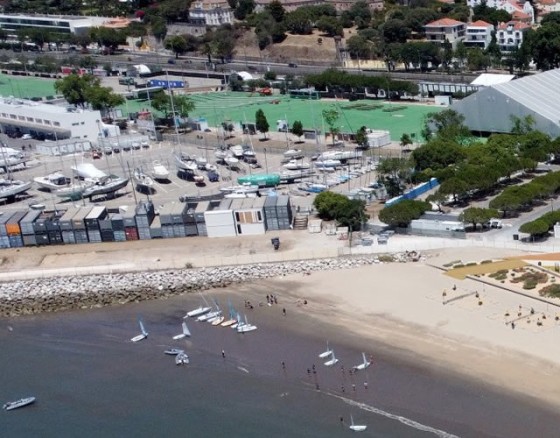 <h6>Alges Beach: The Perfect Spot for Groups Enjoying Lisbon</h6>
<p>Located just a short distance from Lisbon, Alges Beach offers an exciting and relaxing destination for groups looking to make the most of their time in the capital. This vibrant beach is situated along the Tagus River, combining stunning views with a laid-back atmosphere that is perfect for groups seeking sun, sea, and fun. Whether you're planning a day of relaxation or an adventure-packed outing, Alges Beach has everything you need for a memorable experience.</p>