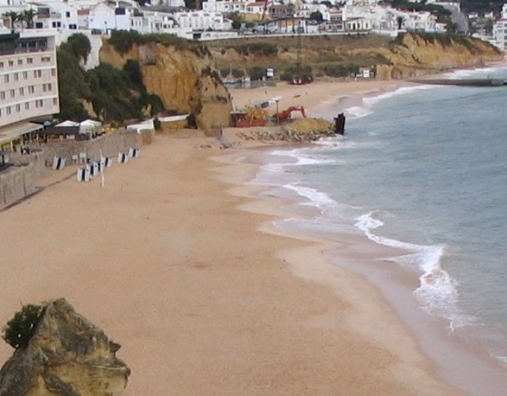 tunnel-beach