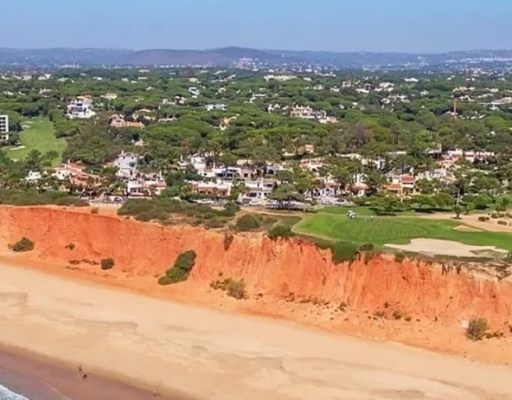 vale-do-lobo-beach