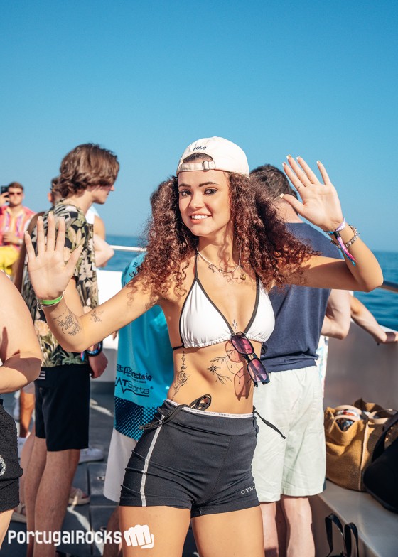 boat-and-pool-party-package