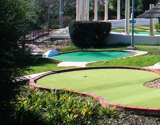 Crazy Mini Golf in Vilamoura, get your group together for a hilarious day, find out who has the deft touch around the greens, enjoy a few drinks all within walking distance of Vilamoura Marina.