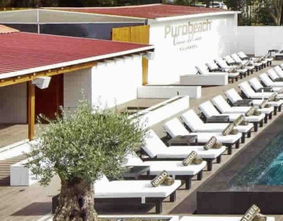 Vilamouras top hot spot to lounge the day in luxury on the Nomad beds and enjoy a bottle of champagne!