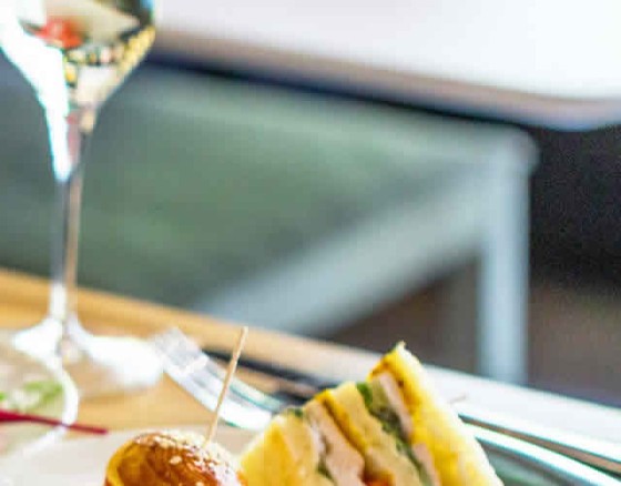 bottomless-champagne-brunch